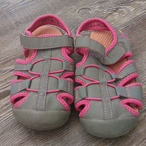 Rugged Outback sandals  Sz 10 EUC worn once